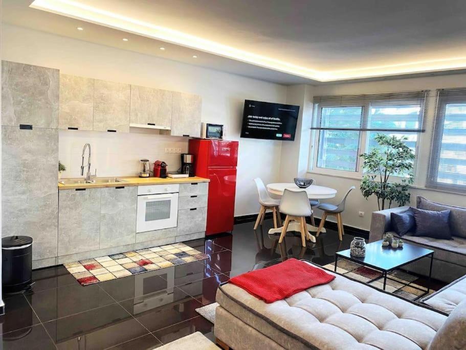 New Amazinglarge Luxury 4Br Suite/1Min Toacropolis เอเธนส์ ภายนอก รูปภาพ