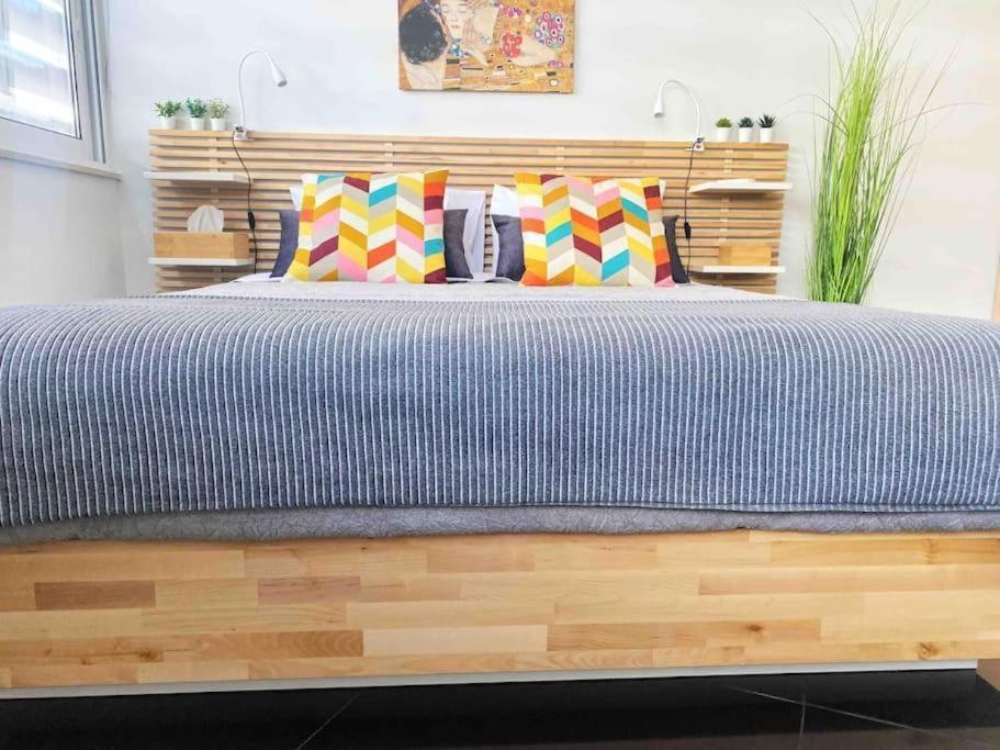 New Amazinglarge Luxury 4Br Suite/1Min Toacropolis เอเธนส์ ภายนอก รูปภาพ