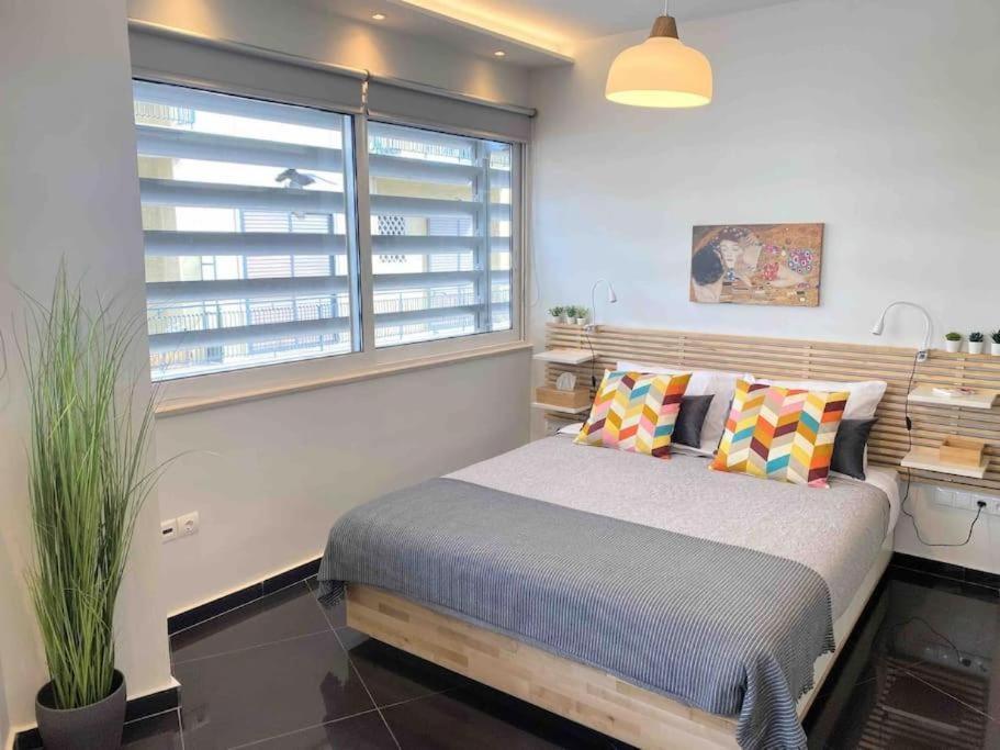 New Amazinglarge Luxury 4Br Suite/1Min Toacropolis เอเธนส์ ภายนอก รูปภาพ