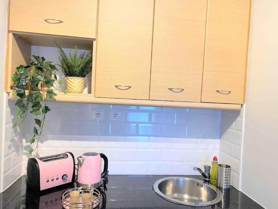 New Amazinglarge Luxury 4Br Suite/1Min Toacropolis เอเธนส์ ภายนอก รูปภาพ